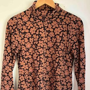 Anthropologie Sz L Turtle Neck